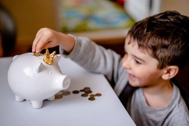 CAT pour un enfant mineur : ce que la loi permet et ce que la banque exige